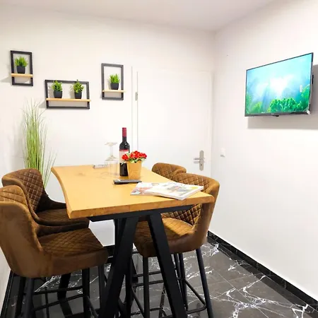 Schwert Loft S72 Free Parking & Wifi 威尔登