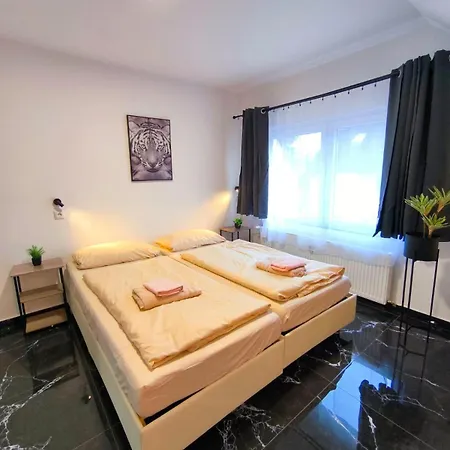 Schwert Loft S72 Free Parking & Wifi