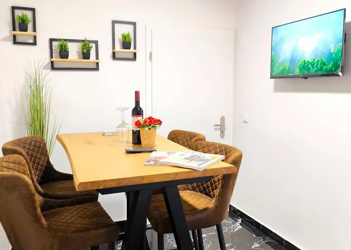 Schwert Loft S72 Free Parking & Wifi 威尔登